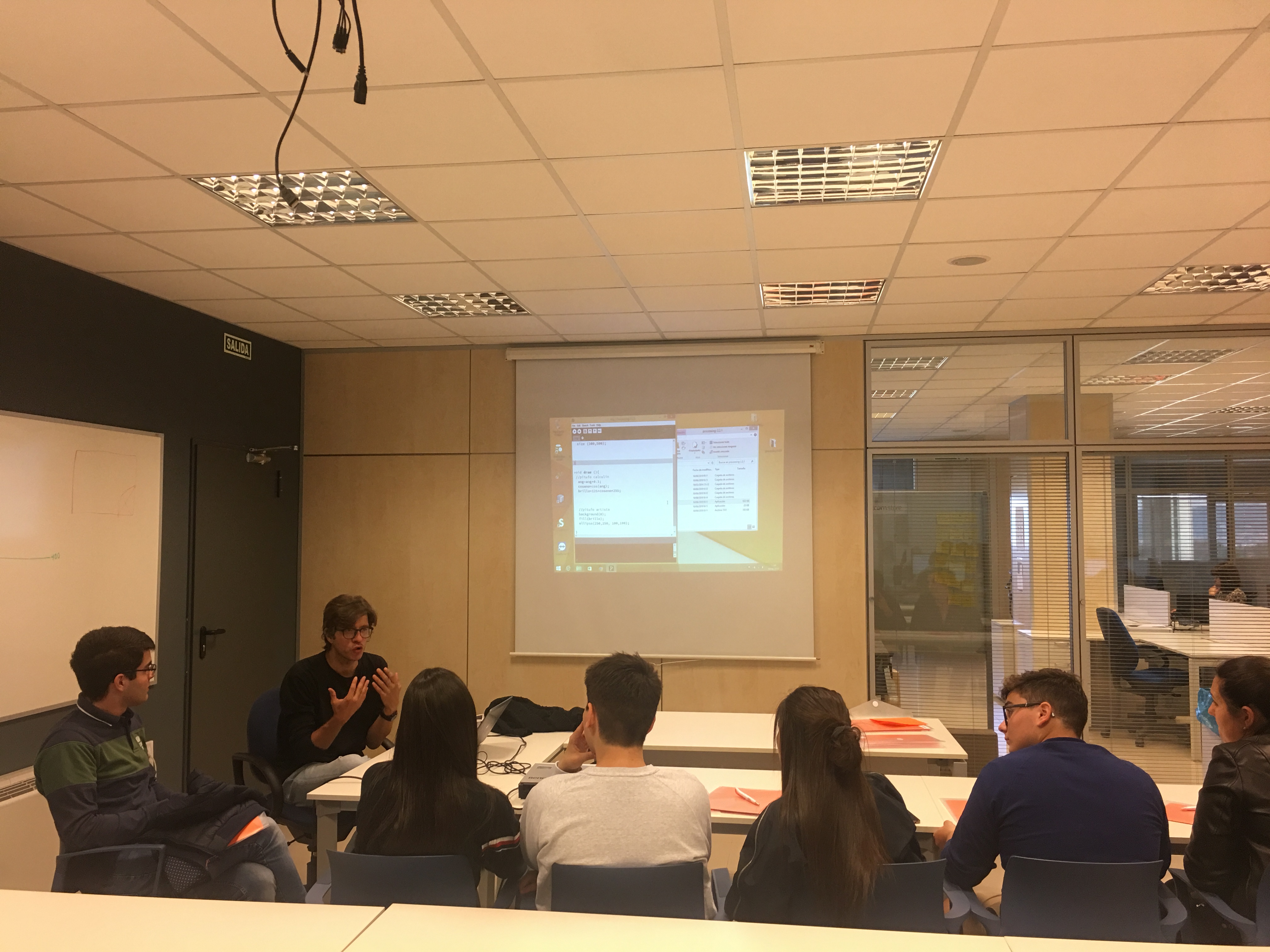 Los alumnos del Colegio Lar, de Vigo, pusieron a prueba sus competencias tecnológicas durante su visita a SIVSA.